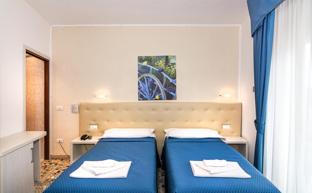 Hotel Caribe Viareggio Exteriör bild