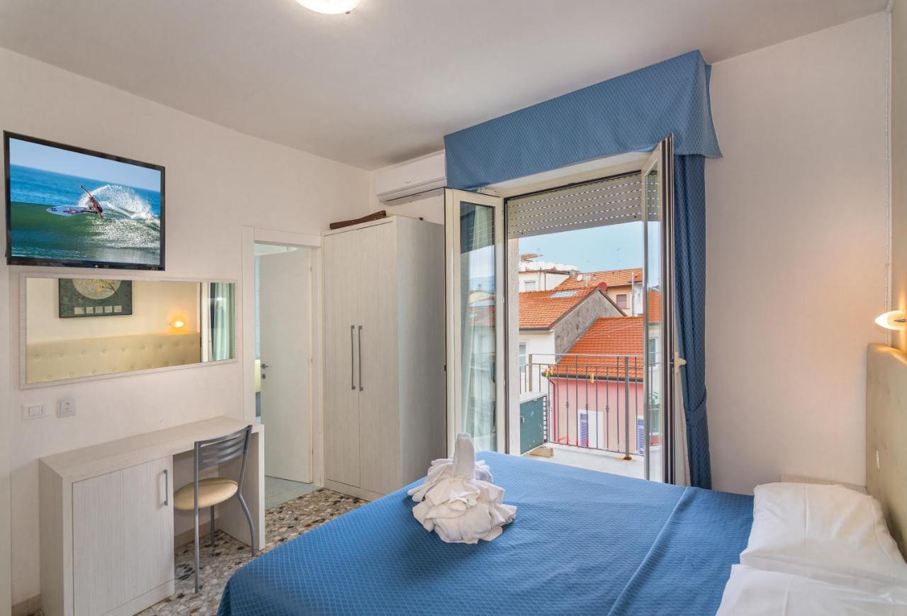 Hotel Caribe Viareggio Exteriör bild