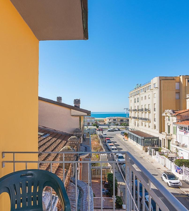 Hotel Caribe Viareggio Exteriör bild