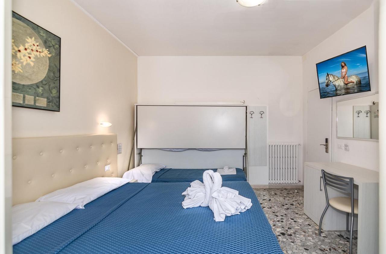 Hotel Caribe Viareggio Exteriör bild