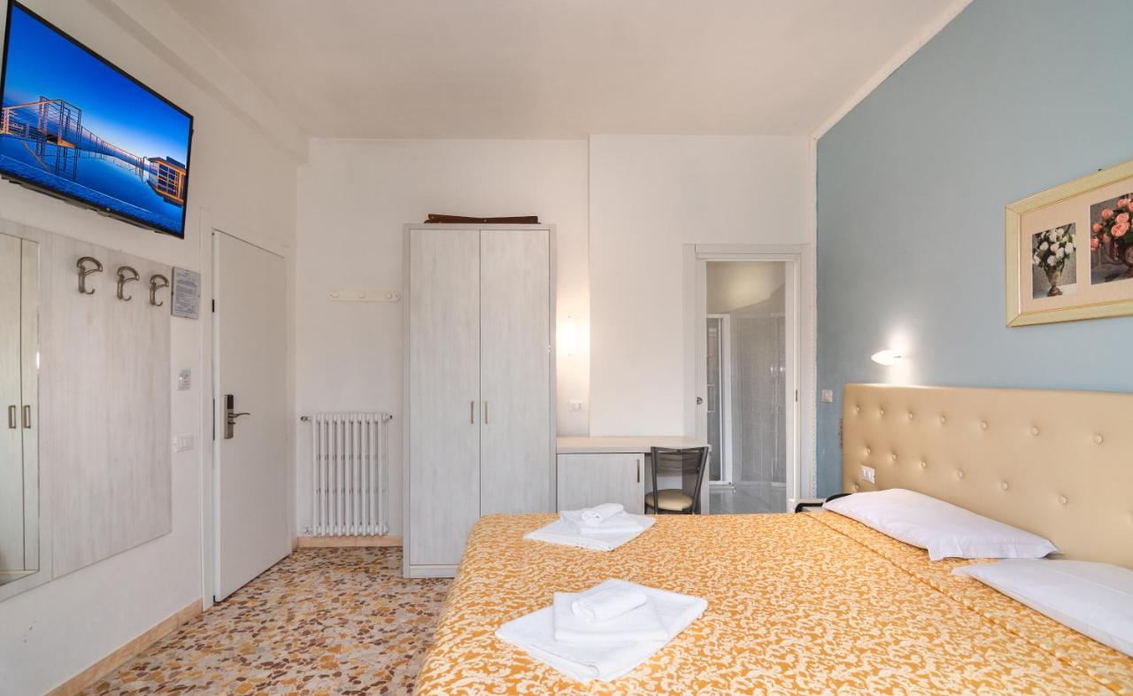 Hotel Caribe Viareggio Exteriör bild